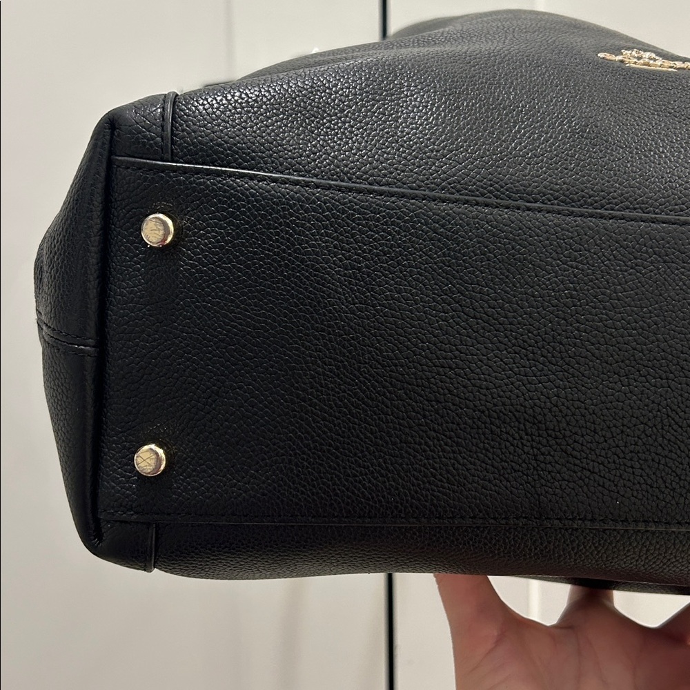 Coach Edie Shoulder Bag 31 in Pebbled Leather - Picture 15 of 17